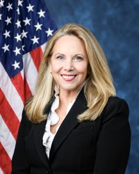 Gillen, Laura